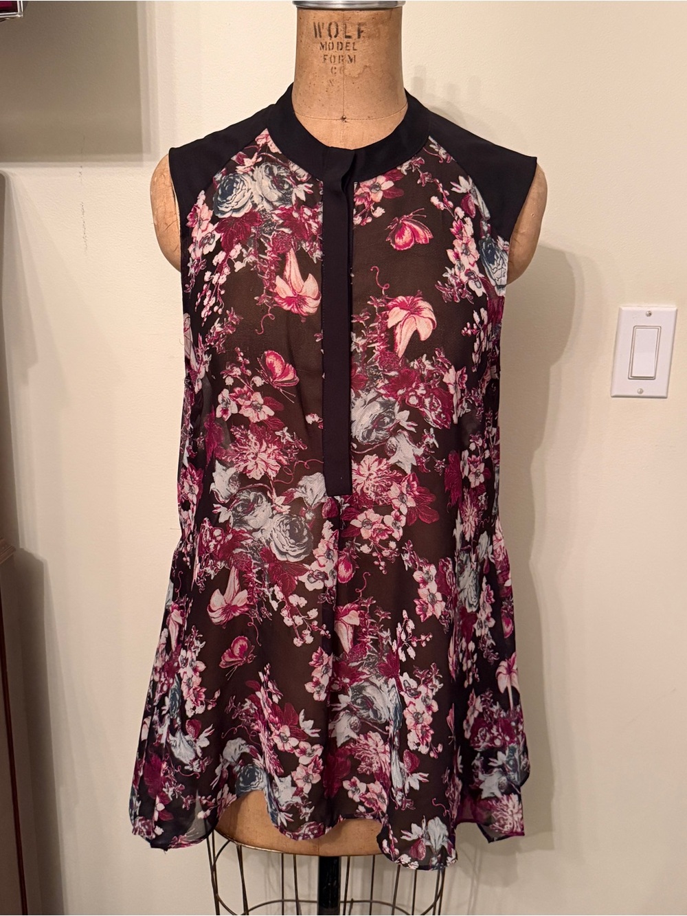 BGBGeneration Floral Button Front Tank Top